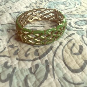 Hinged green bracelet